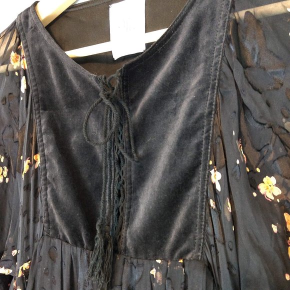 Witchy Core Dress lace up puff sleeve floral halloween - Picture 6 of 9